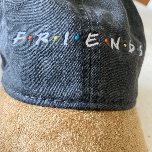 F•R•I•E•N•D•S memorabilia hat - Picture 2 of 3